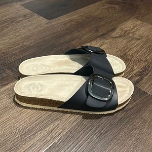 Black one buckle sandals size fits 7.5